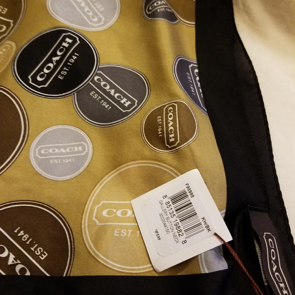 NWT ⚫Coach Gallery Button Scarf - Picture 4 of 6